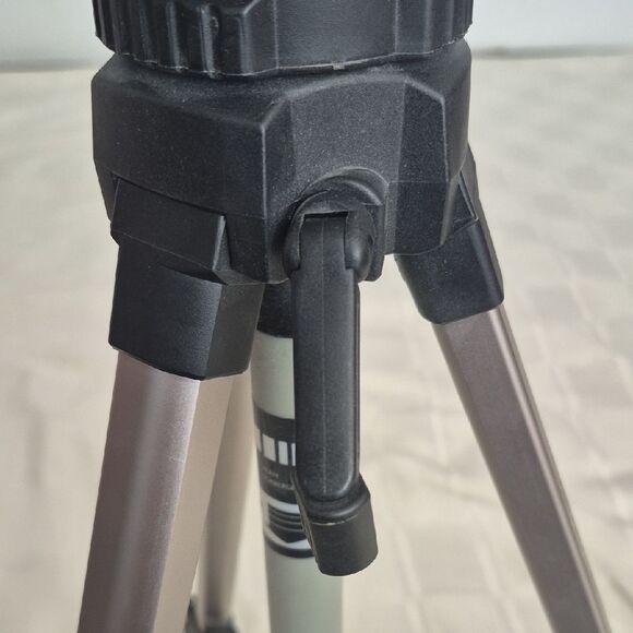 T-260 Tripod - Black and Gray - Picture 14 of 16